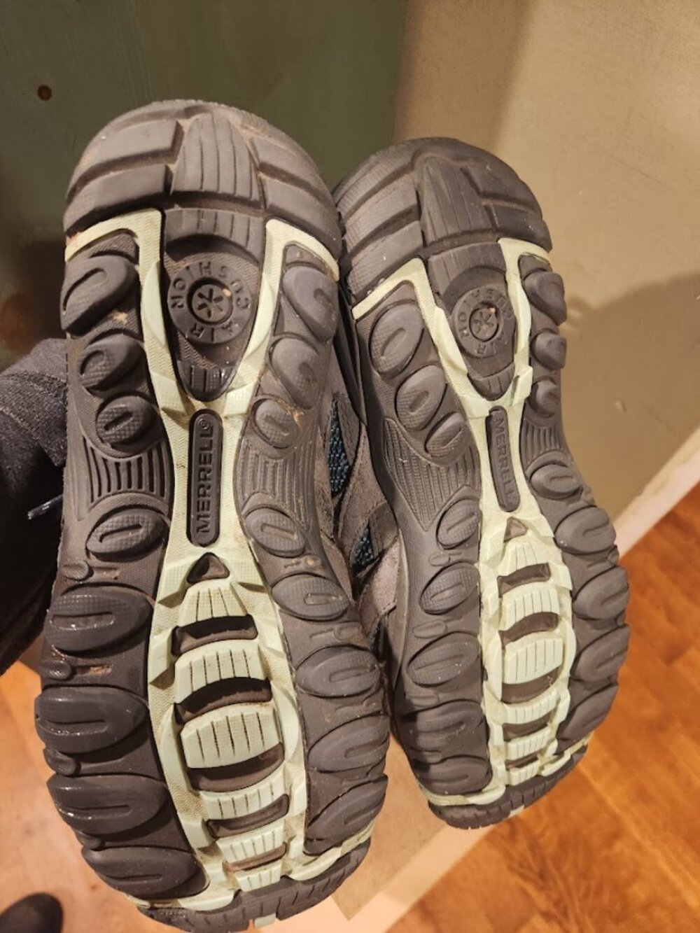 Merrell Alverstone - Picture 2 of 4
